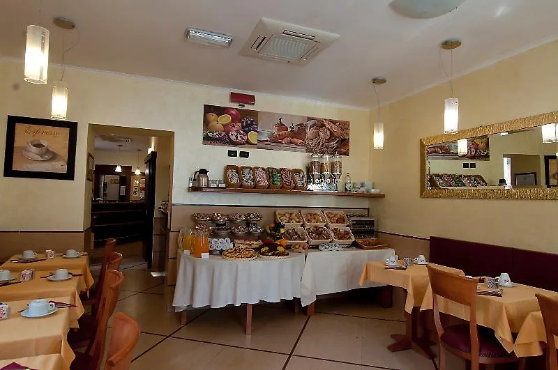 Hotel Lirico Roma 3*,  Italia