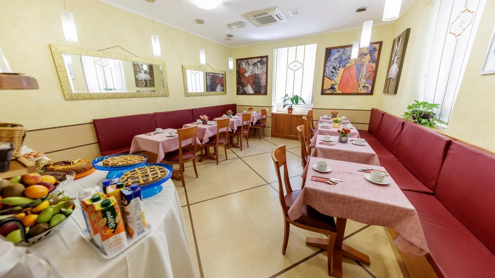 Hotel Lirico Rom 3*,